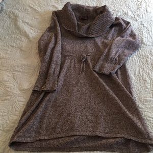 Motherhood maternity shirt size medium